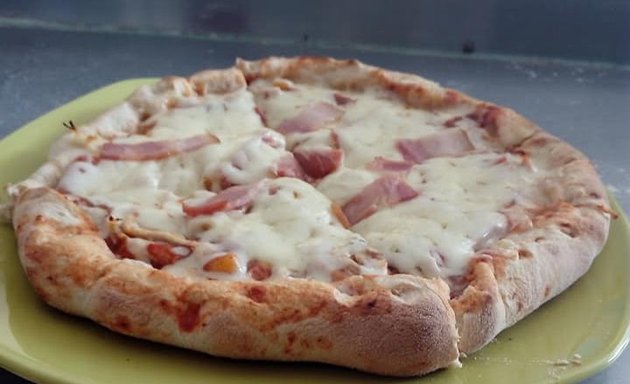 Foto de Pizzas Two Cheese