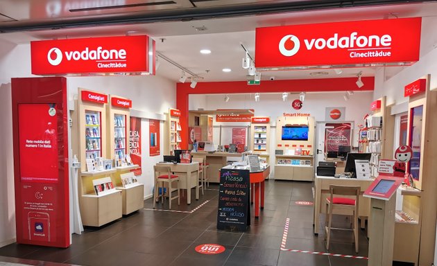 foto Vodafone Store | Cinecittàdue