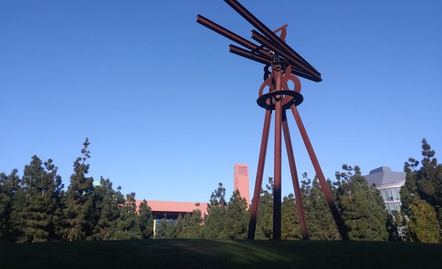 Photo of Koret Quad Sculpture