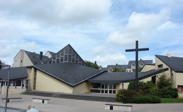 Photo de Eglise Sainte Claire de La Folie Couvrechef