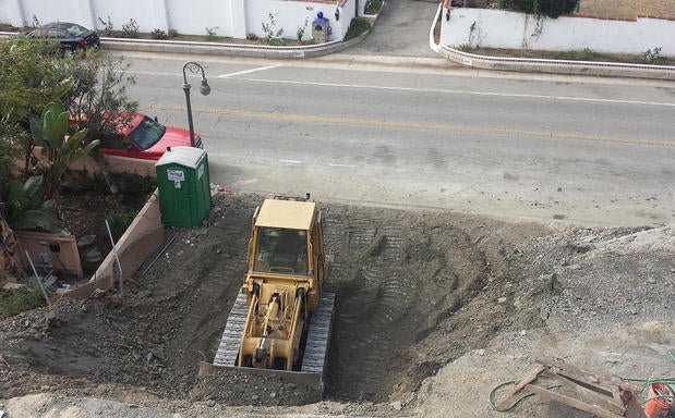 Photo of Jose Umana Excavating