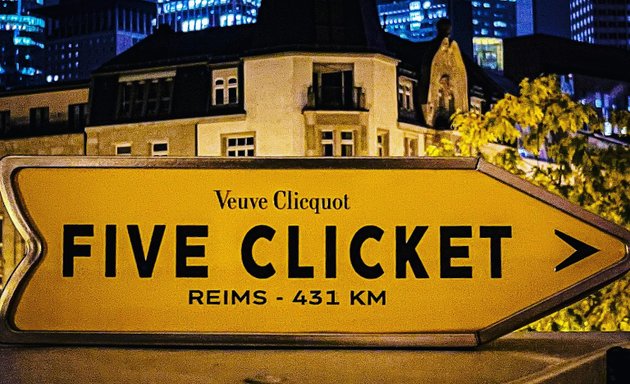 Foto von Five Clicket