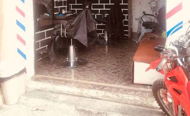 Foto de Manicomio Barber Shop