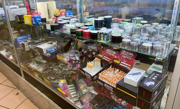 Photo of 86st candy smoke shop