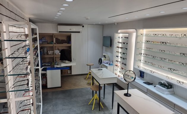 Photo of DEEPAK OPTICIANS (Optician in Andheri East)