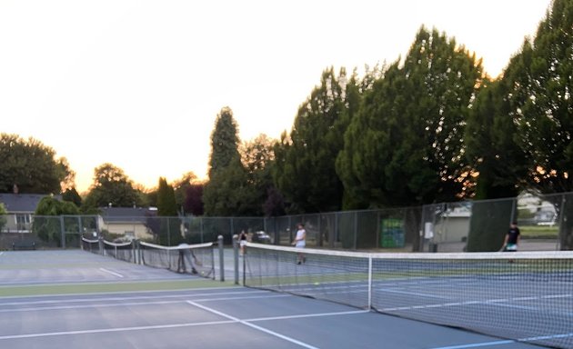 Photo of Oaklands Tennis Courts