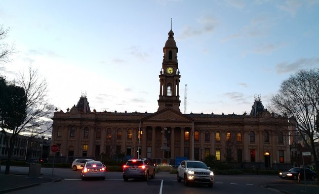 Photo of South Melbourne Police Station.