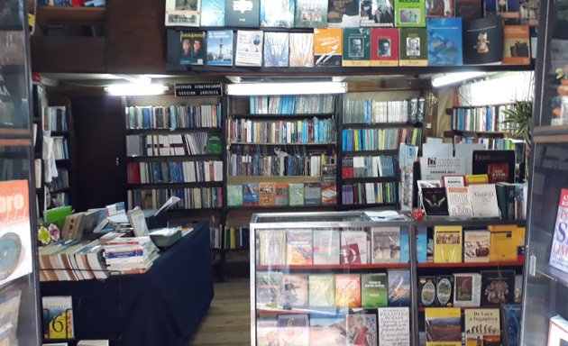 Foto de Librería Autores Ecuatorianos Distribuidora de Leyes y Códigos en General