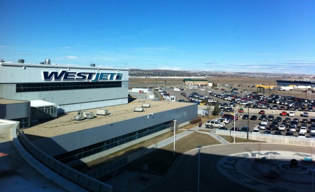 Photo of WestJet 787 Hangar