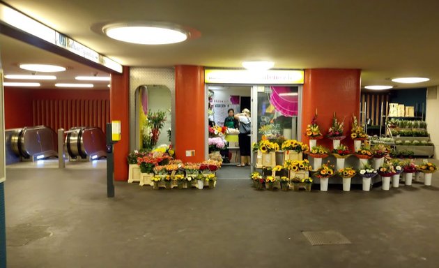Foto von Blütenreich Blumenhandel im U Bhf Richard Wagner Platz
