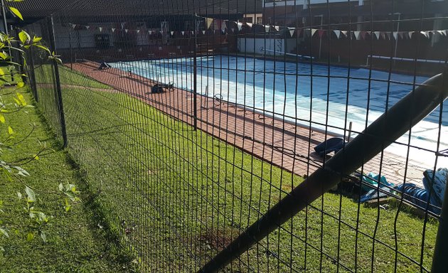 Photo of Edoo Barker Pool, Thomas More College