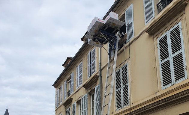 Photo de Giralift : Service de location monte meuble avec technicien sur Paris Paris