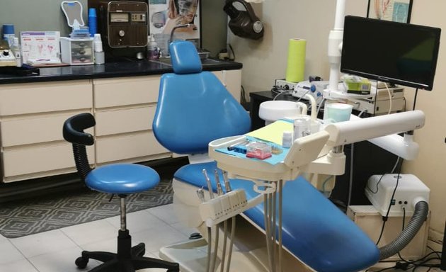 Foto de Dentistas Villarreal - Implantes Dentales