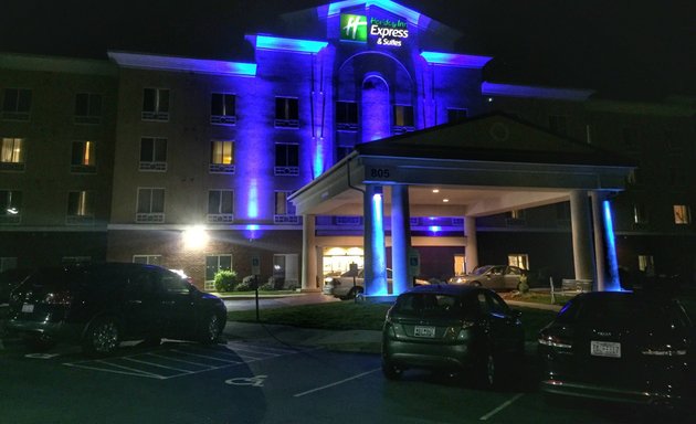 Photo of Holiday Inn Express & Suites Charlotte- Arrowood, an IHG Hotel