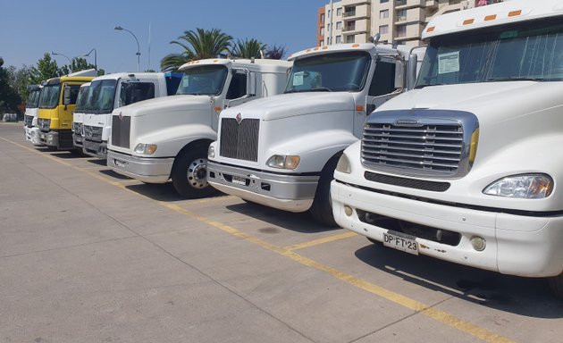 Foto de Truckstar | Camiones, Remolques, Buses Usados.
