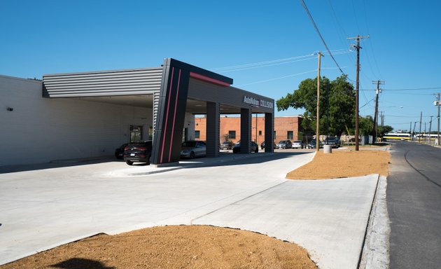 Photo of AutoNation Collision Center Maple Ave