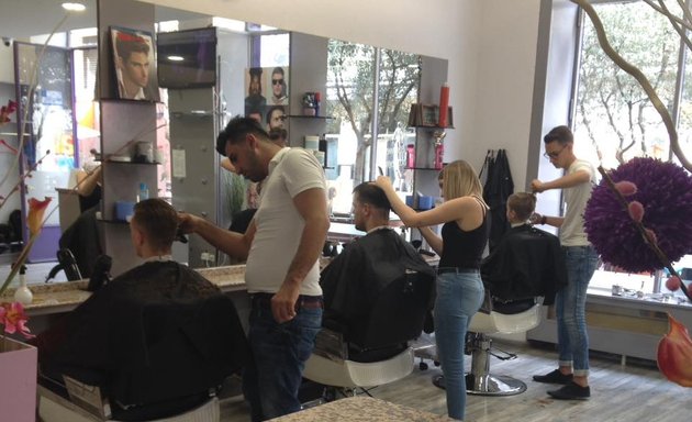 Foto von Salon de coiffure et Barbier - Art'Hair - Hommes et Femmes à Genève