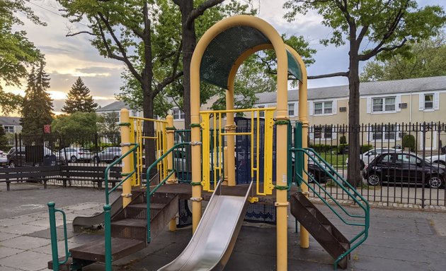 Photo of Castlewood Playground