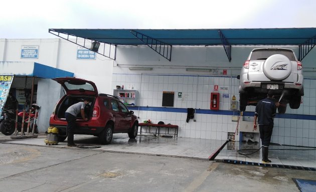 Foto de Carwash "Lucero"