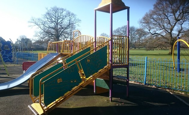 Photo of Hillingdon Court Park