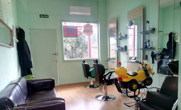 Foto de Peluquería y Barbería Caballeros Sam