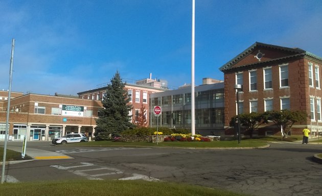 Photo of New England Baptist Hospital