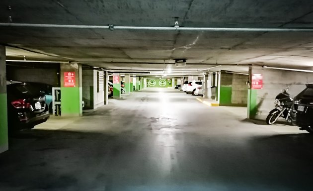 Photo of Parking Indigo Château Laurier