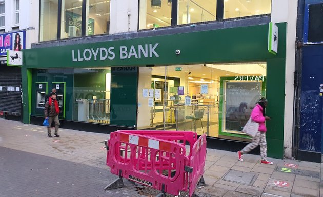 Photo of Lloyds Bank