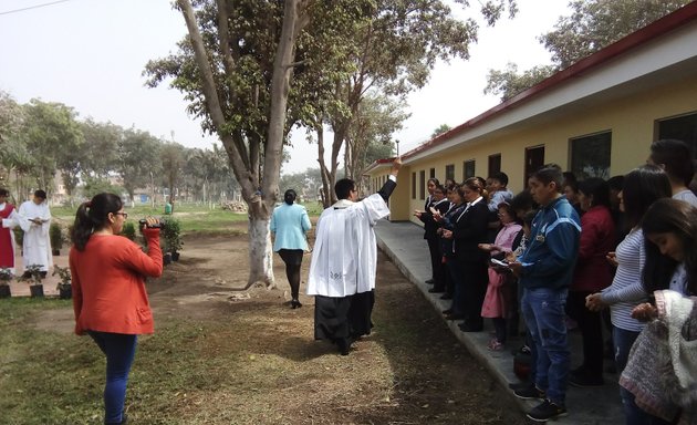 Foto de Iglesia Sagrado Corazón de Jesús de Carapongo