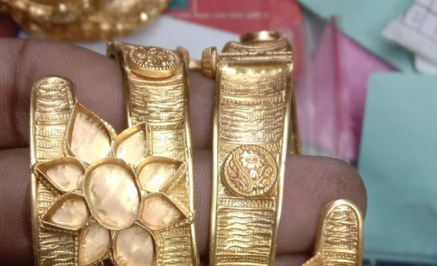 Photo of B.D.BANGLES - Gold Bangles Kada Jewellery Manufacturer In Zaveribazar Mumbai