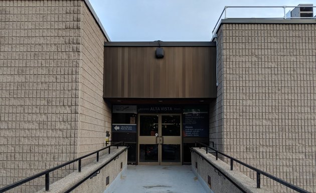 Photo of Ottawa Public Library - Alta Vista