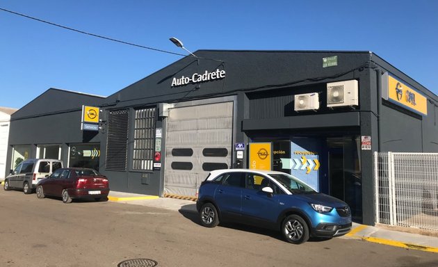 Foto de Taller AXA Calidad - TALLERES AUTO CADRETE