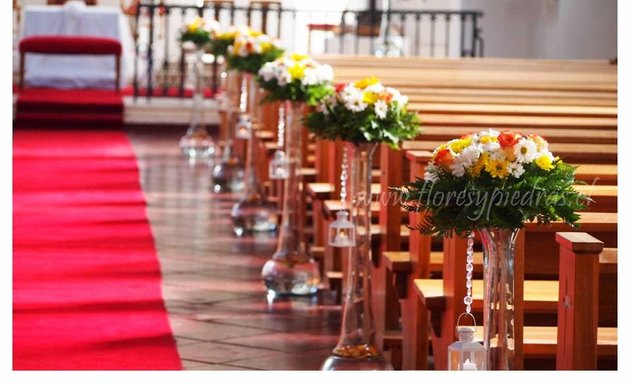 Foto de Flores y Piedras