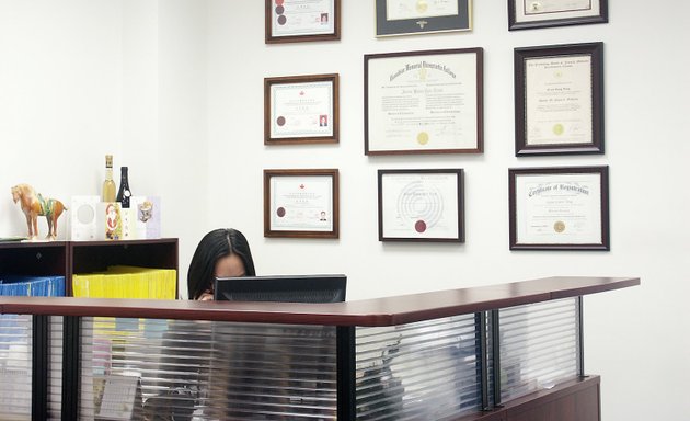 Photo of Warden Steeles Wellness: Chiropractor, Physio, Acupuncture, Massage Markham 痛症治疗