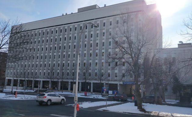 Photo of Dickson Building @ QEII Health Sciences Centre