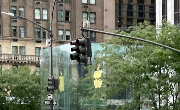 Photo of Apple Fifth Avenue