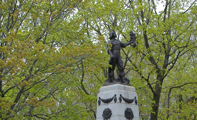 Photo of Monument Louis Hébert