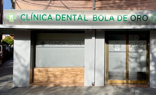 Foto de Clínica Dental la Bola de Oro C.B.