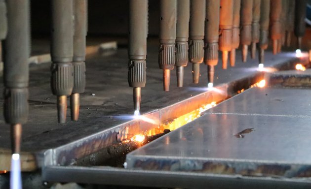 写真 阿部鋼材㈱ 発寒工場（切断加工）