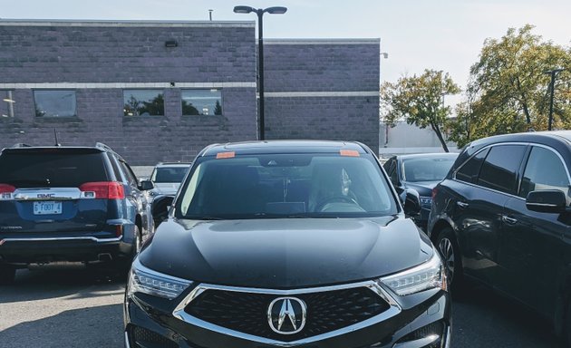 Photo of Vaughan Trident Auto Glass and windshield replacement