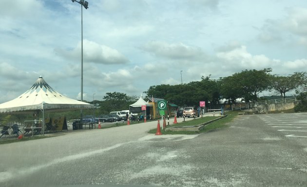 Photo of Hospital Serdang alt parking