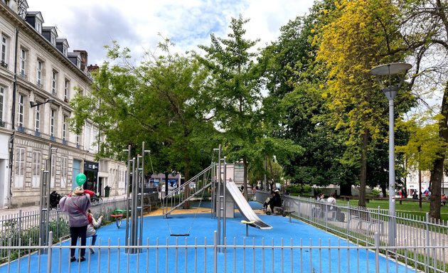 Photo de Aire de jeux du square Saint Denis