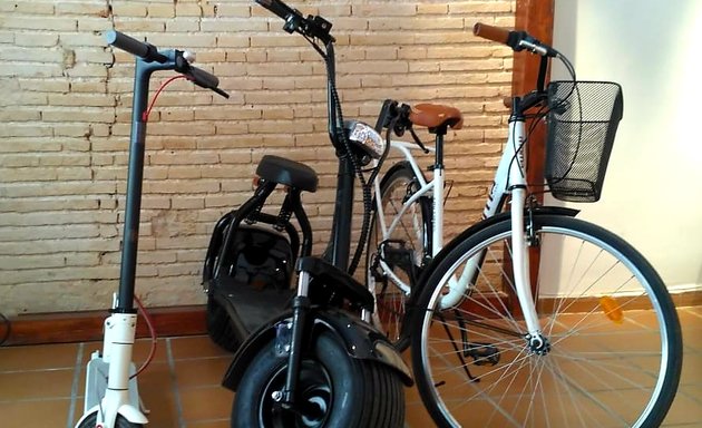 Foto de EcoBikeRent | bike & electric scooter rent | alquiler patinetes electricos
