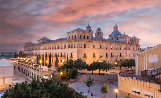 Foto de Postgrado en Odontología - UCAM - PgO UCAM Málaga, Pasillo de Atocha