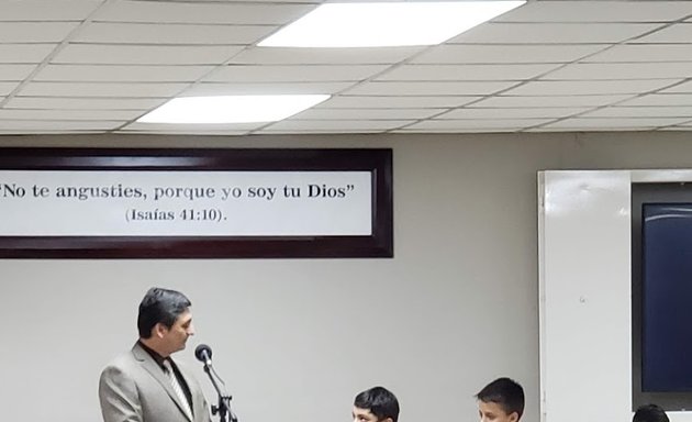 Foto de Salon Del Reino De Los Testigos De Jehová