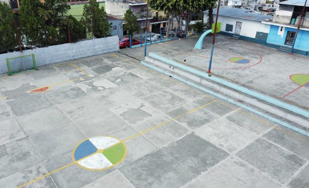 Foto de Canchas papi futball y baloncesto Barrio SanAntonio