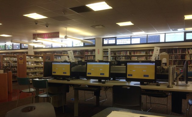 Photo of Queens Public Library at South Hollis