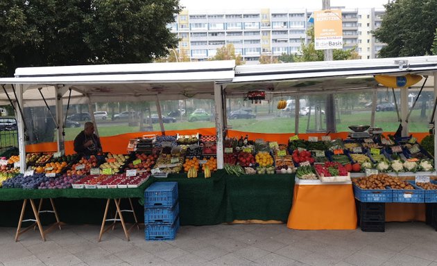 Foto von Mohamed's Obst- und Gemüsestand am Platz der Vereinten Nationen