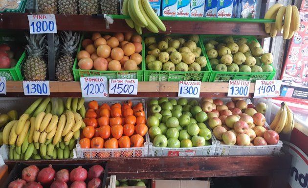 Foto de Frutas y verduras "3 hermanos"