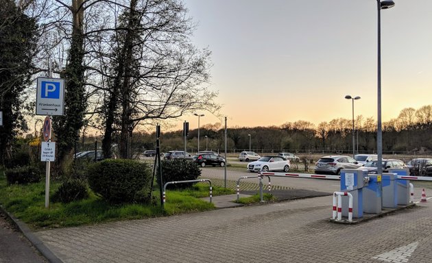 Foto von Parkplatz Krankenhaus Hohenlind